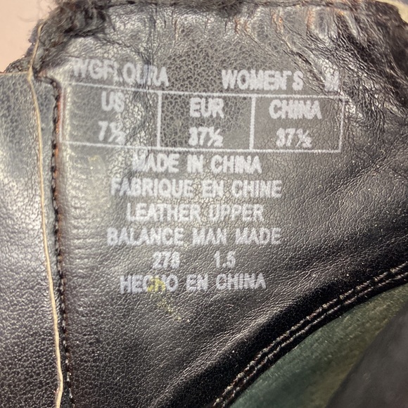 Guess Black Leather Ankle Bootie. Size 7 1/2 & 3.25” stacked heel. - Picture 9 of 9